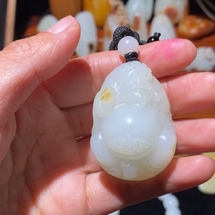 奎***6和田玉未镶嵌颈饰