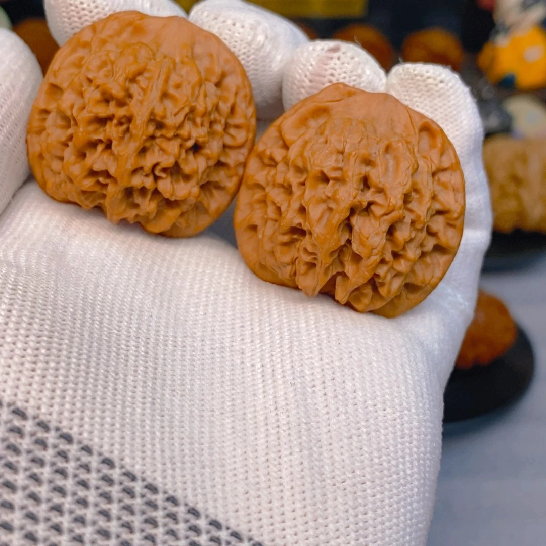 文玩核桃吊坠毕业级 秦闷 回