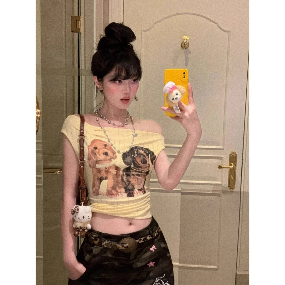 美式复古甜辣小狗印花斜露肩短袖t恤女夏季新款修身显瘦短款上衣