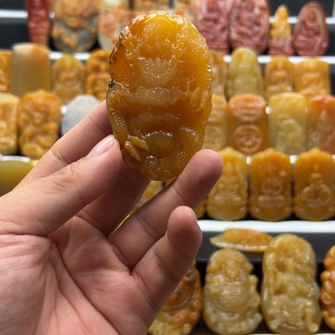 石英质玉（黄龙玉）未镶嵌黄龙玉禾****室