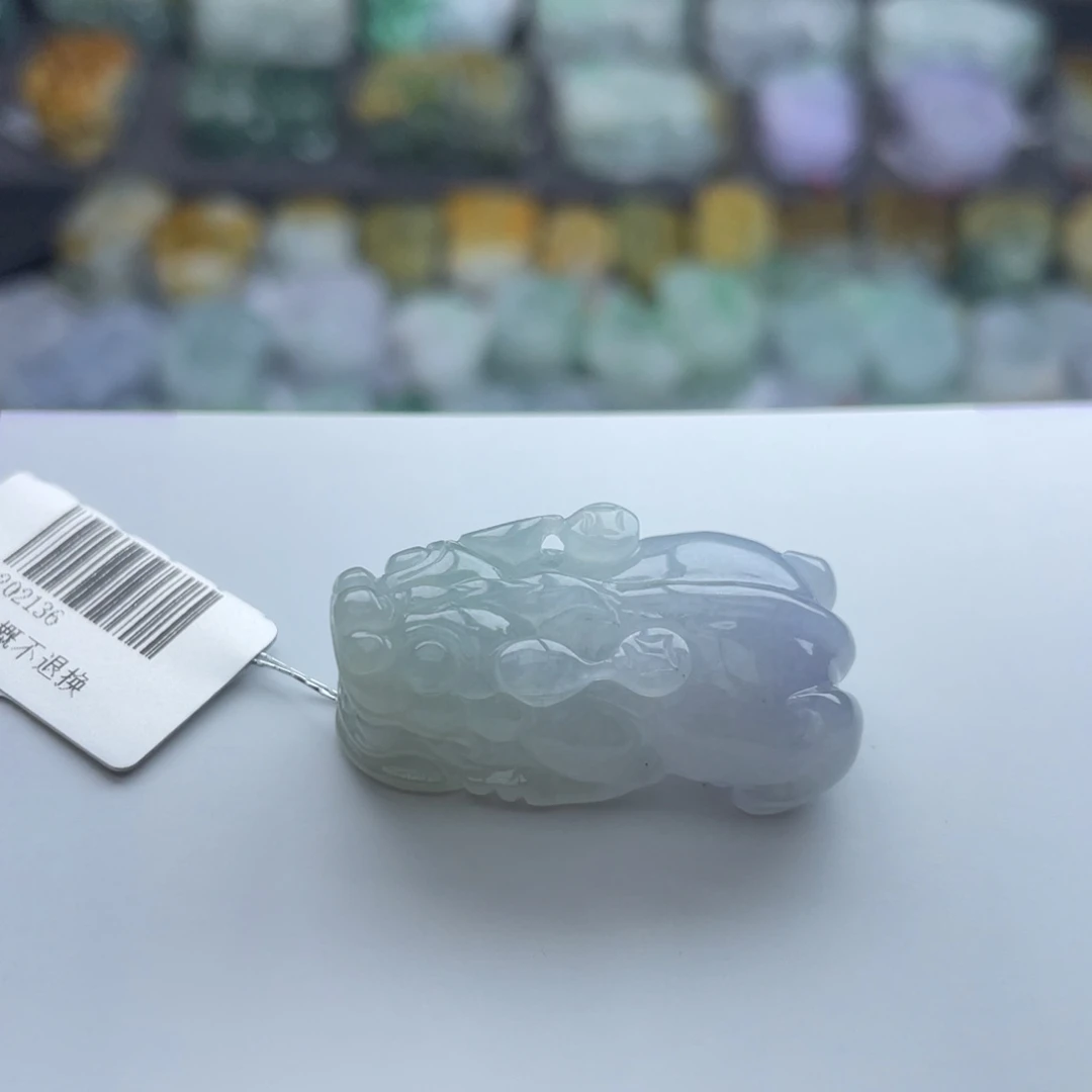 翡翠颈饰未镶嵌会****貔貅