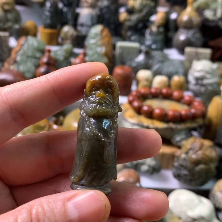 未镶嵌岫岩河磨玉（透闪石质玉）把件