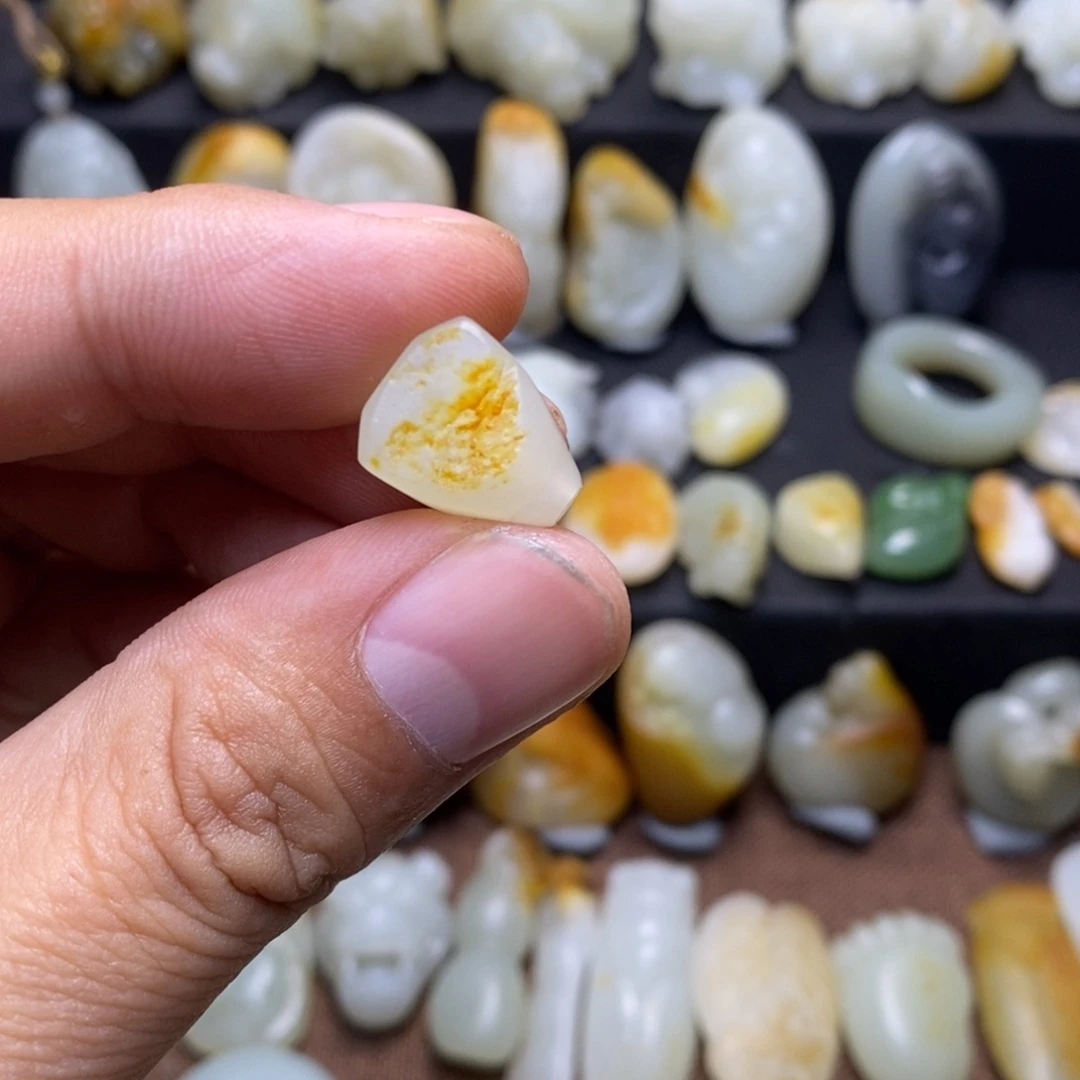 和田玉未镶嵌挂件