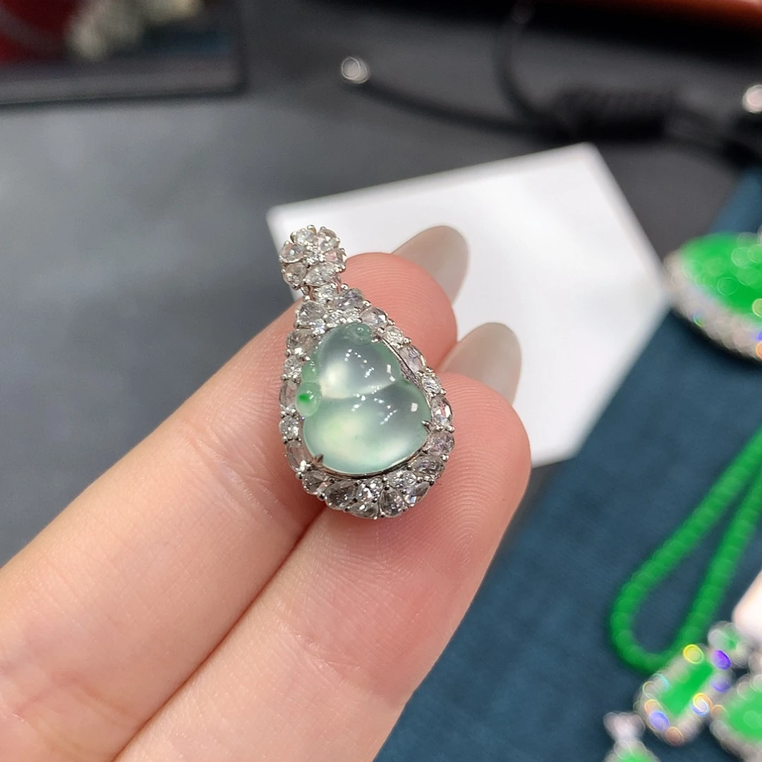 翡翠18K金镶嵌颈饰玻璃蓝刚飘翠葫芦 48小时鉴赏期