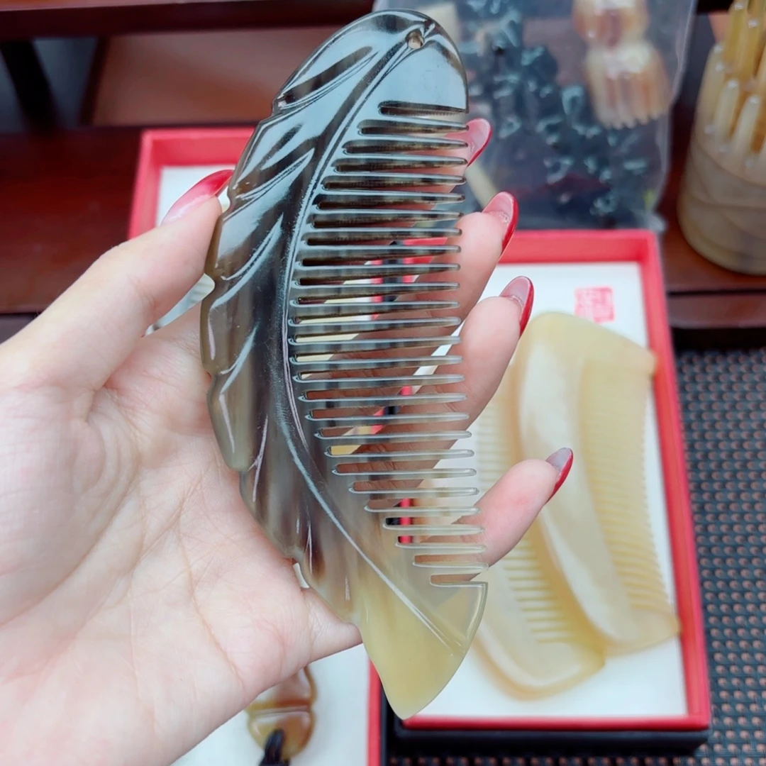 纯手工制作纯牛角梳子