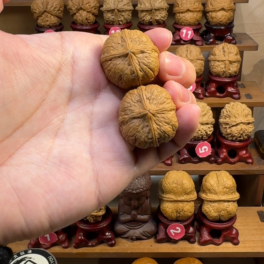 铁核桃把件金蟒炸四