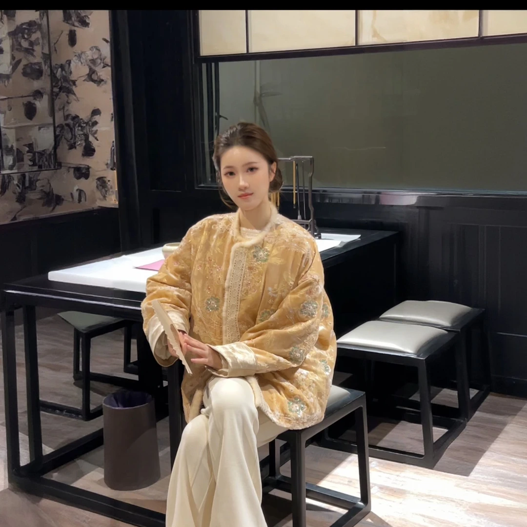 ZLeays林小允-珠绣华章-水貂毛拼接新中式国风羽绒服XMXY606