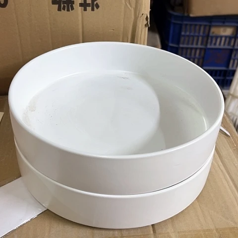 微瑕，不能明火，口径20高度5，2个白色盘