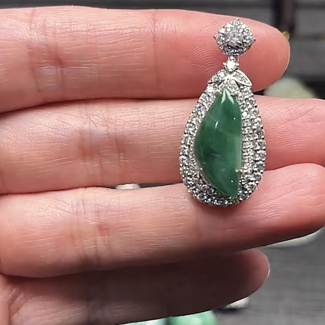 无事牌翡翠吊坠银镶嵌