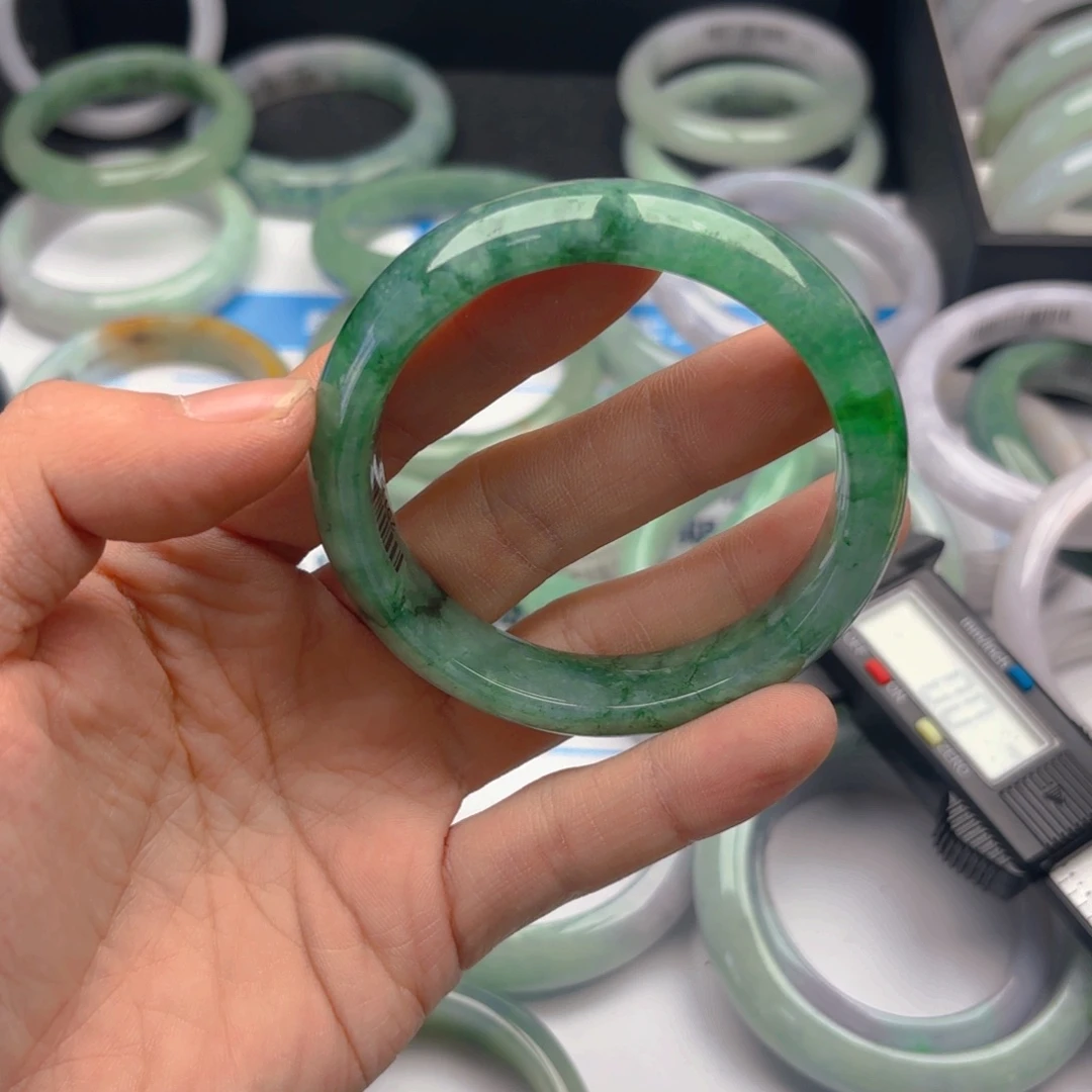 翡翠未镶嵌手镯5758x4. 49