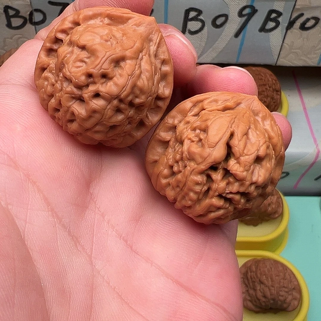 文玩核桃吊坠金字塔34