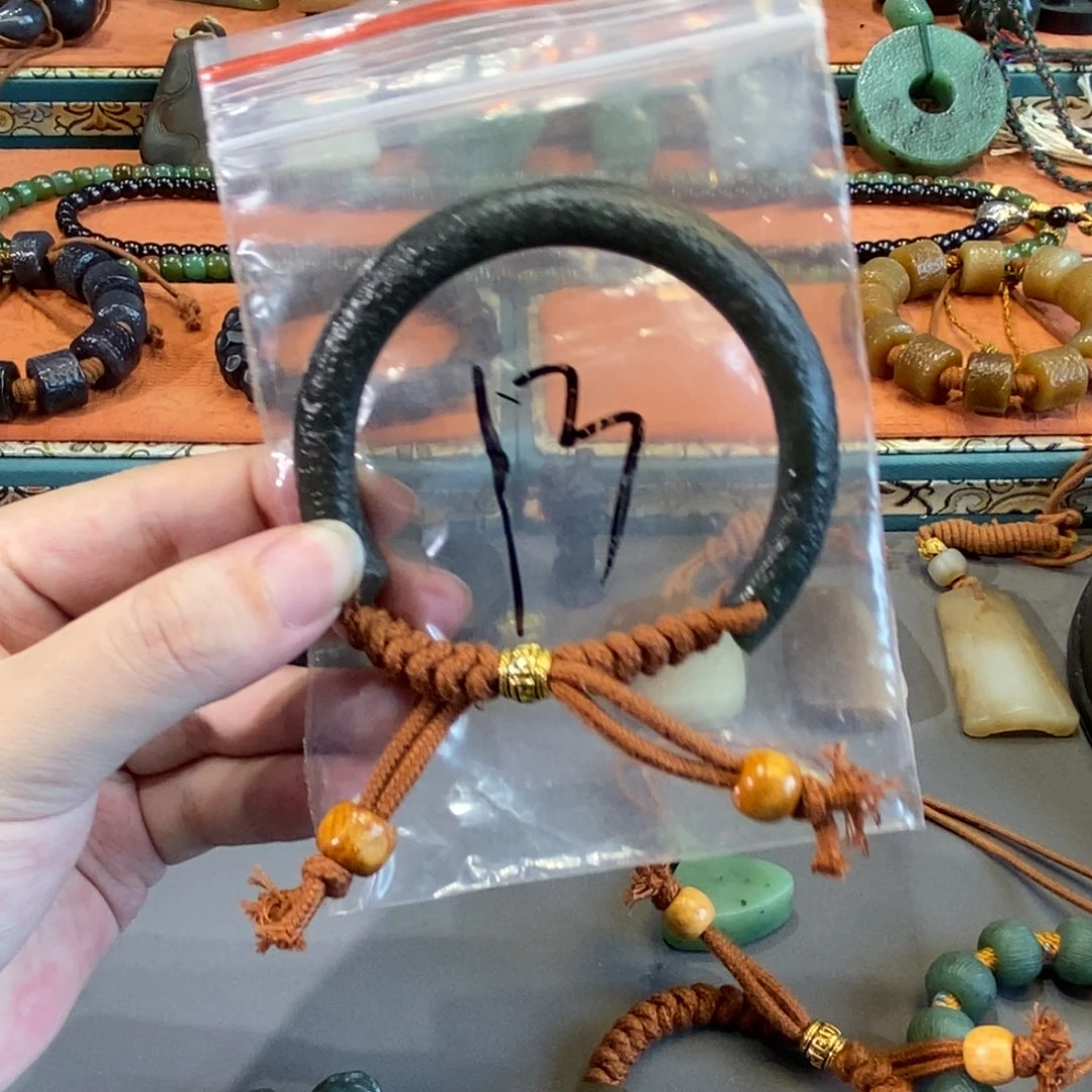 和田玉未镶嵌颈饰啊