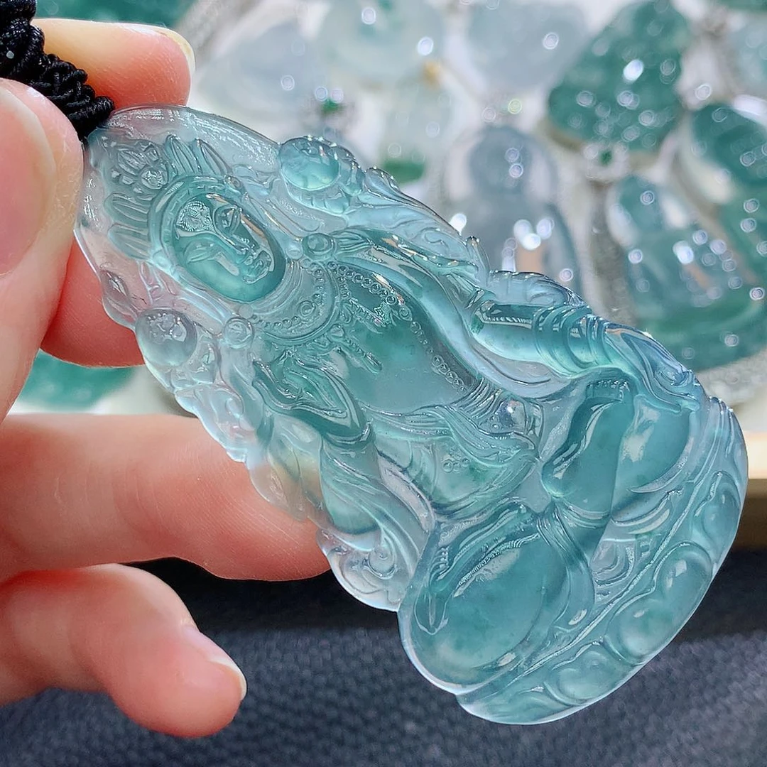 翡翠挂件未镶嵌翡翠