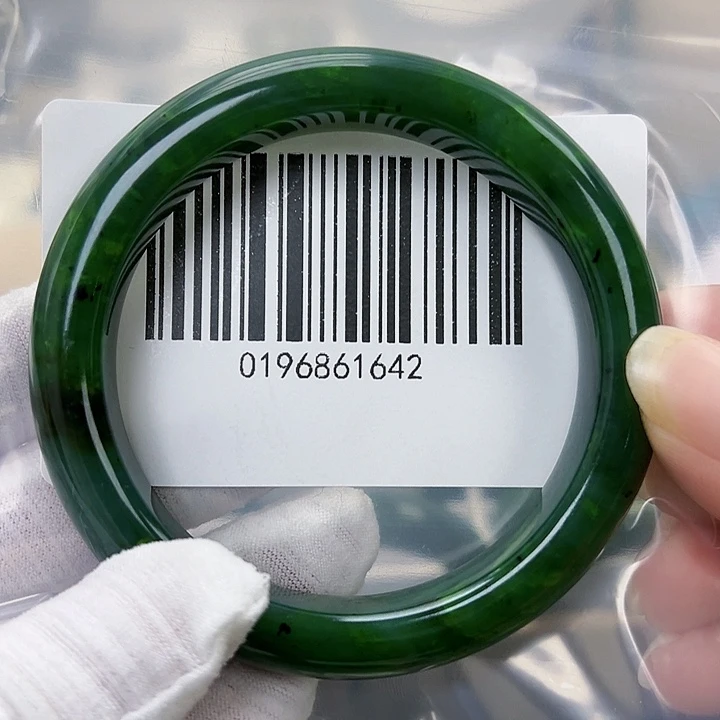 和田玉未镶嵌手镯微瑕60