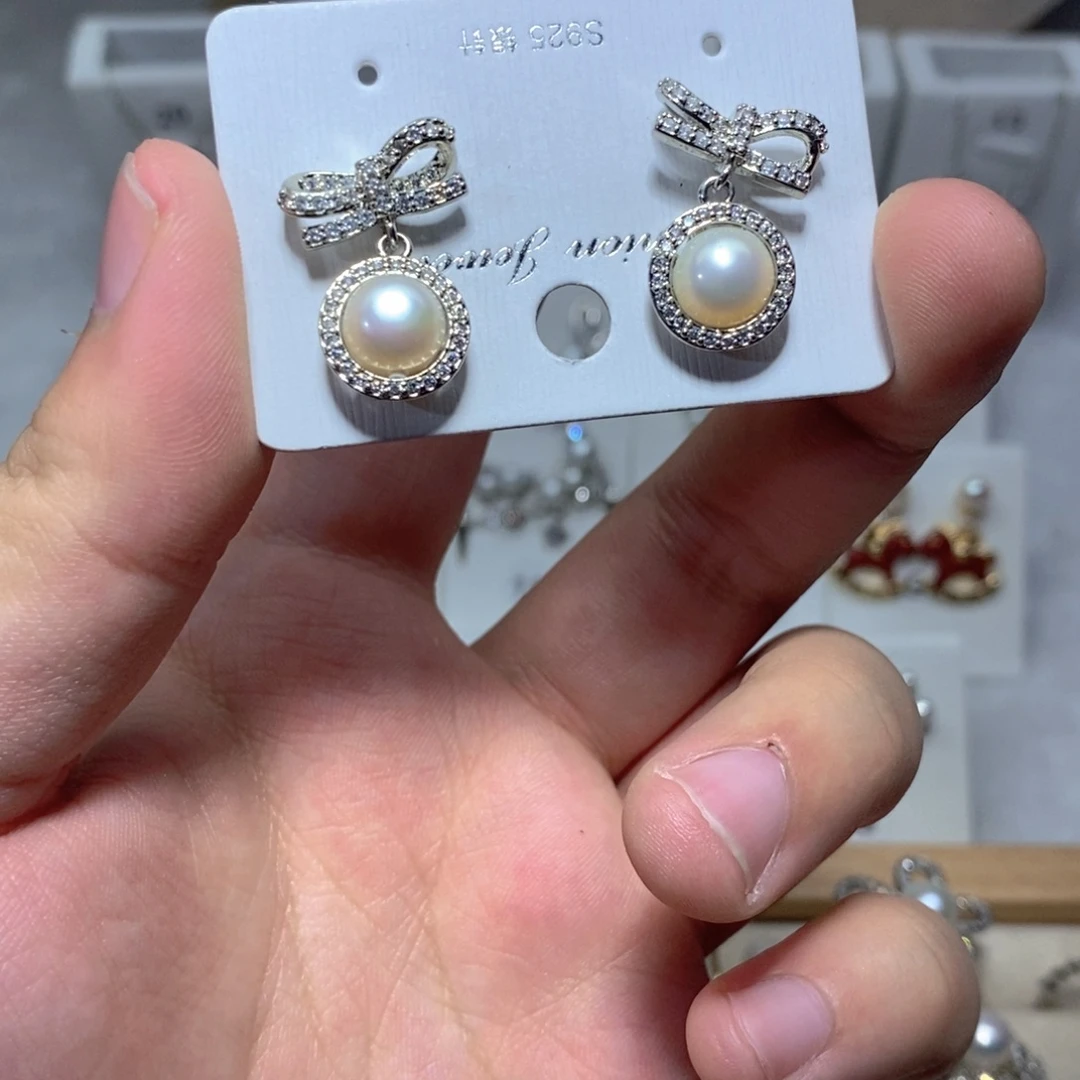 淡水珍珠银S925镶嵌耳饰