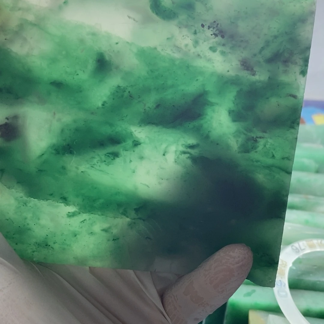 何***洋定制石英质玉（非洲翠）天然非州翠手镯