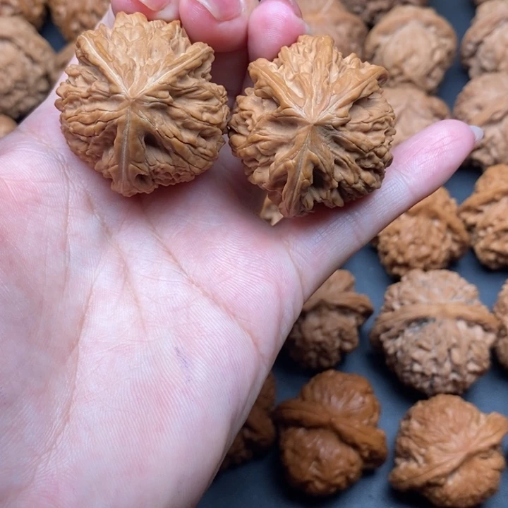 文玩核桃吊坠开****剑三棱38