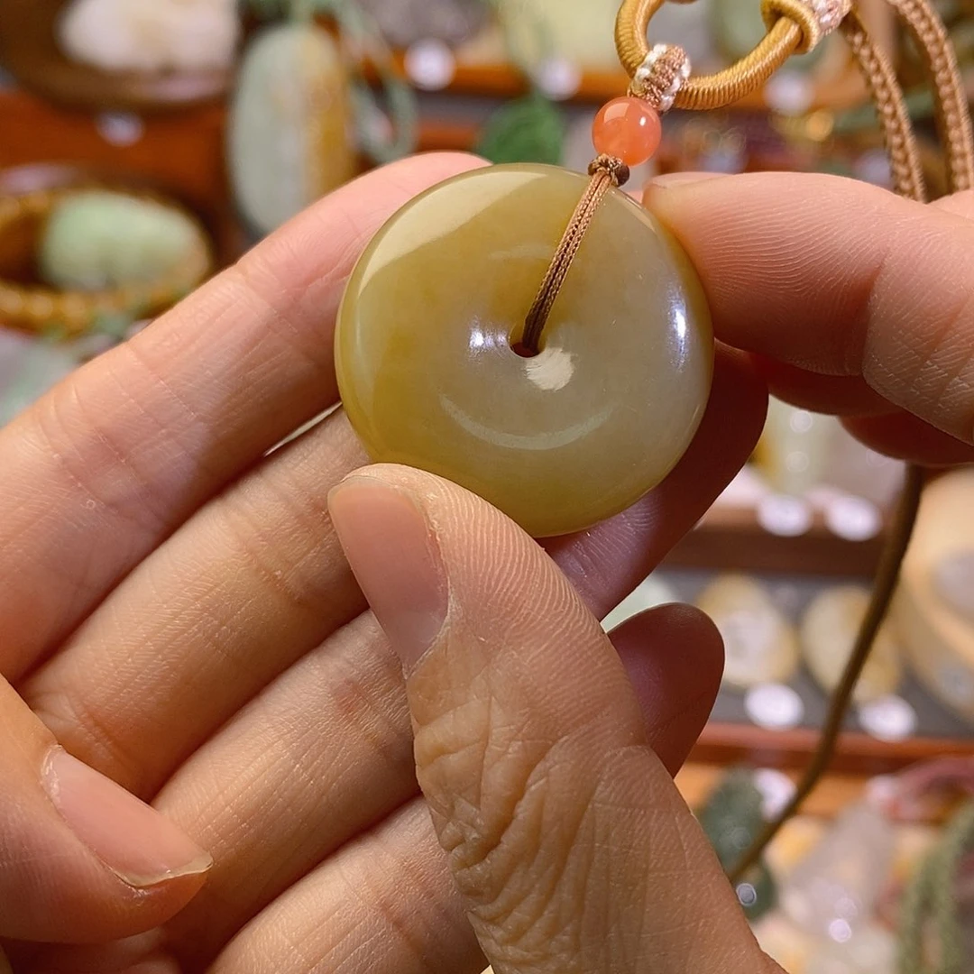 和田玉颈饰未镶嵌清***忆