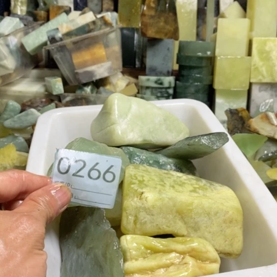 【闪购商品】未镶嵌蛇纹石玉珠宝玉器
