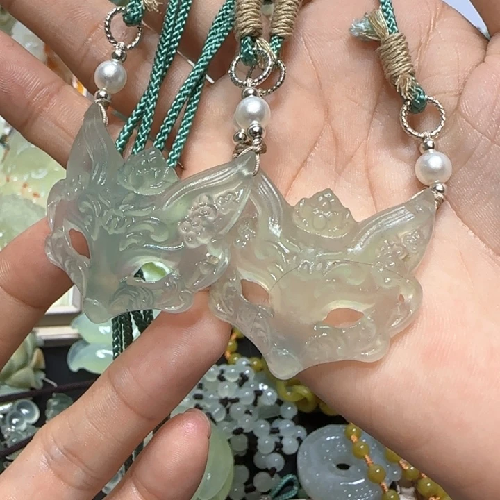 蛇纹石玉未镶嵌吊坠