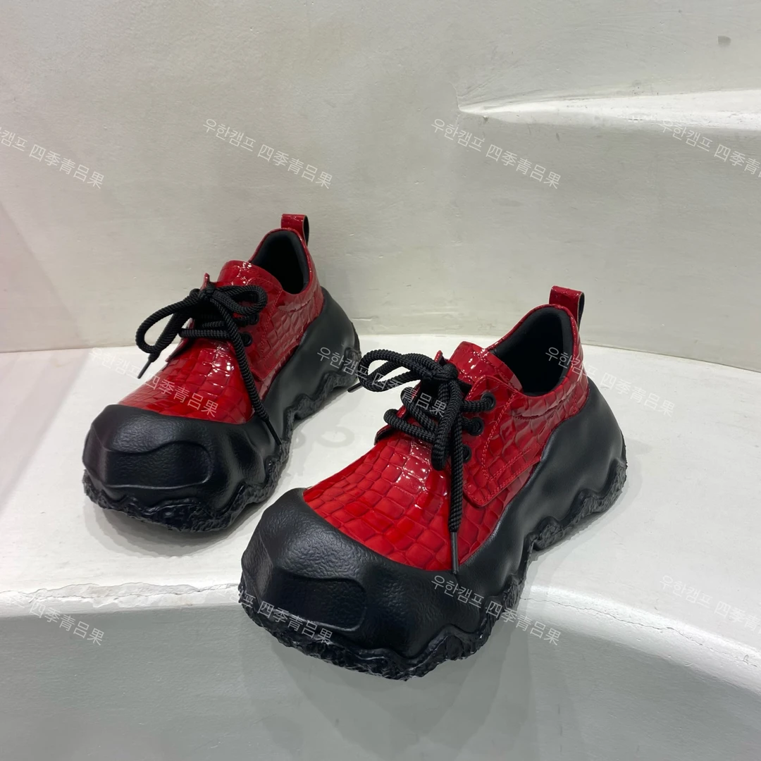 嘟嘟唇大头升级版暗黑系溶解鞋新款女25春欧货厚底轻便大板休闲鞋