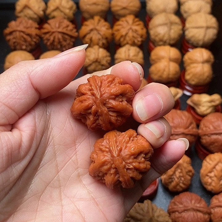 文玩核桃吊坠京八棱