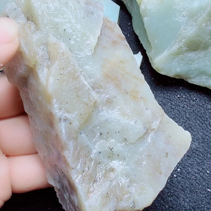 未镶嵌和田玉（糖玉）珠宝半成品