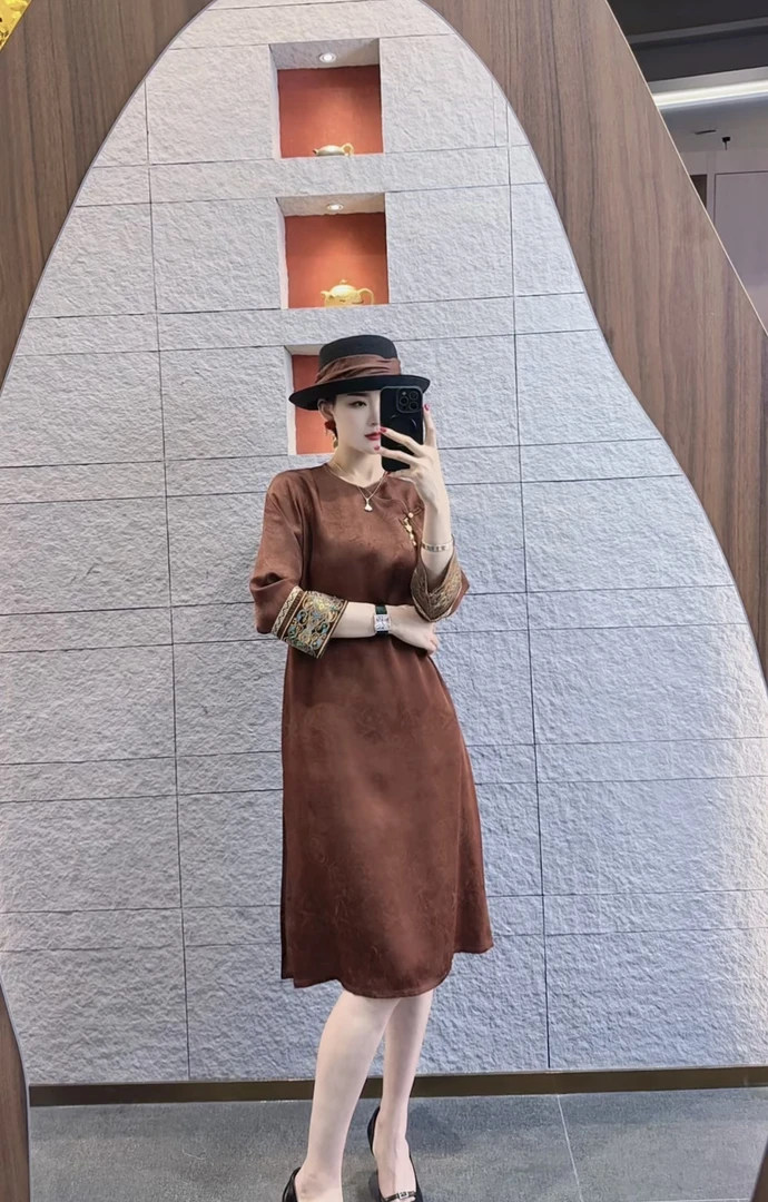 【慈安】2025新款夏季气质新中式国风裙子圆领提花女装七分袖连衣裙