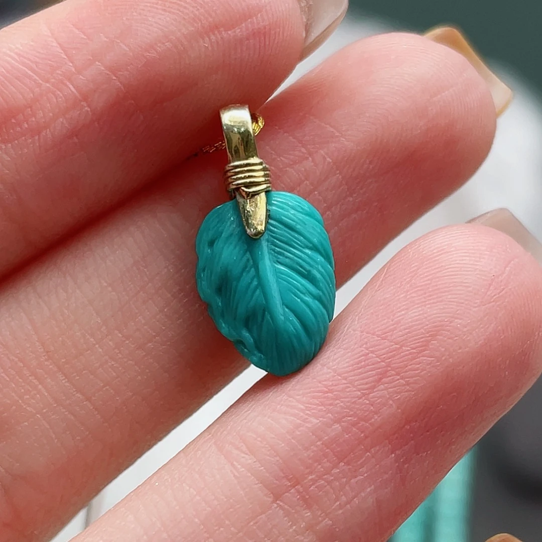 绿松石未镶嵌颈饰