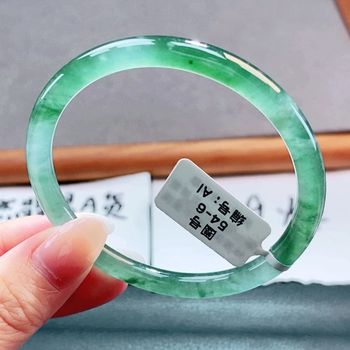 翡翠未镶嵌手镯翡翠手镯13