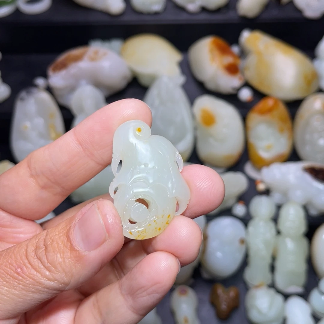 和田玉颈饰未镶嵌