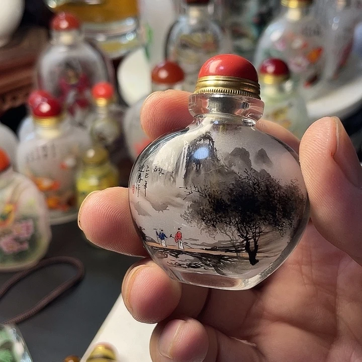 启***活有机玻璃手绘内画鼻烟壶