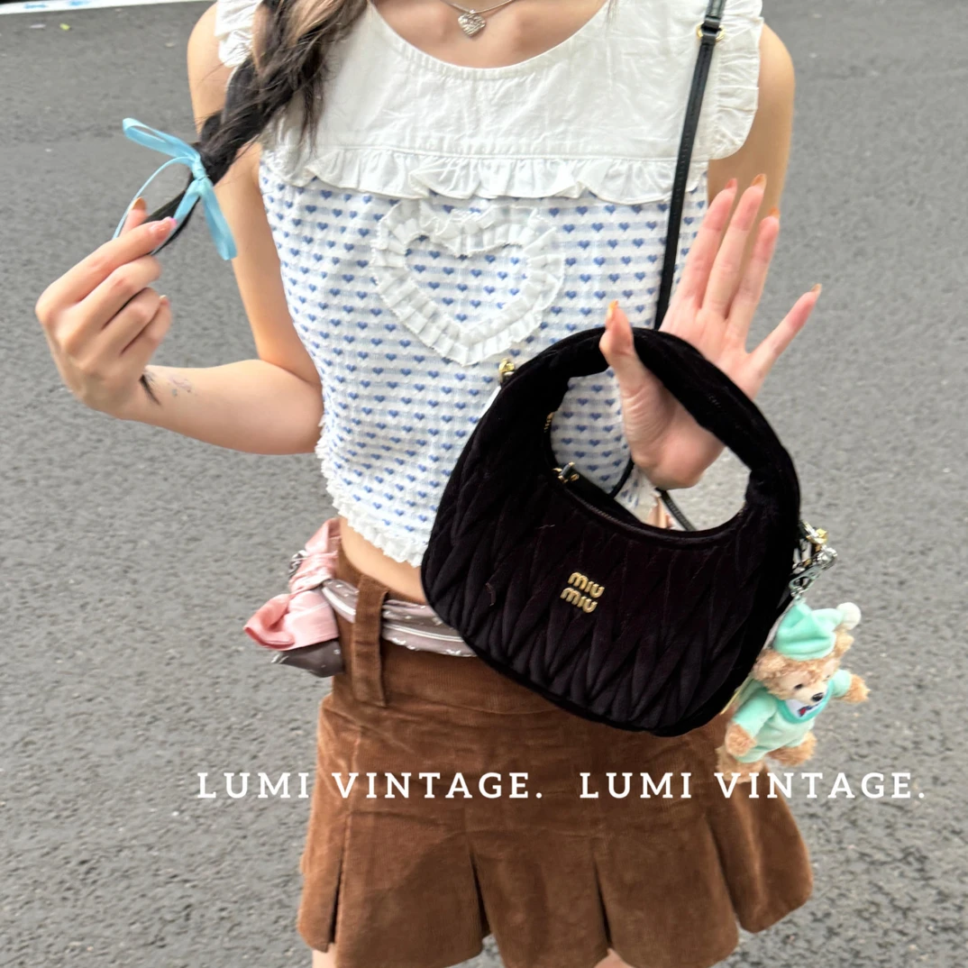 95新 MIU MIU/缪缪 Lumi包展-黑金丝绒wander小号斜挎包