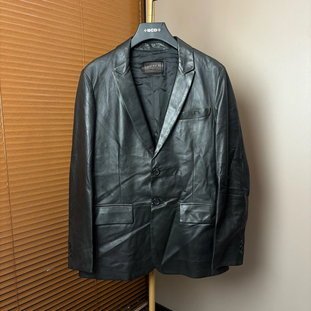 95新 Prada/普拉达 q220 黑色皮衣 46码/fg204506