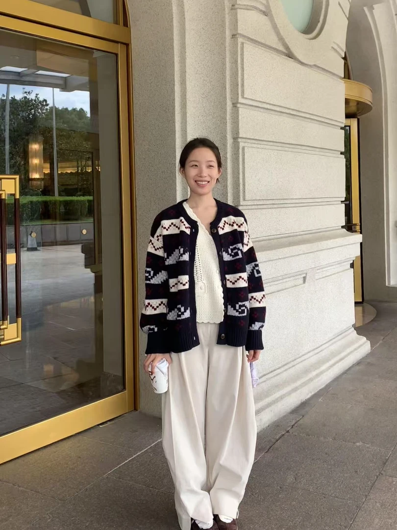 2025秋季新款北欧风古图形藏青色针织开衫上衣女撞色毛衣休闲裤