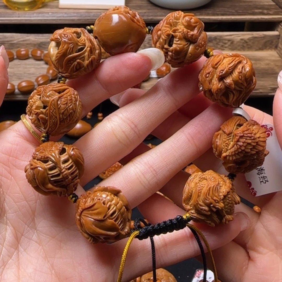 【闪购商品】橄榄核手串镂空山海经