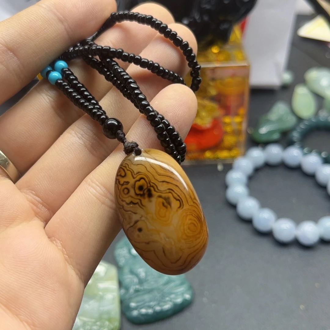 玛瑙/玉髓颈饰合金翡翠