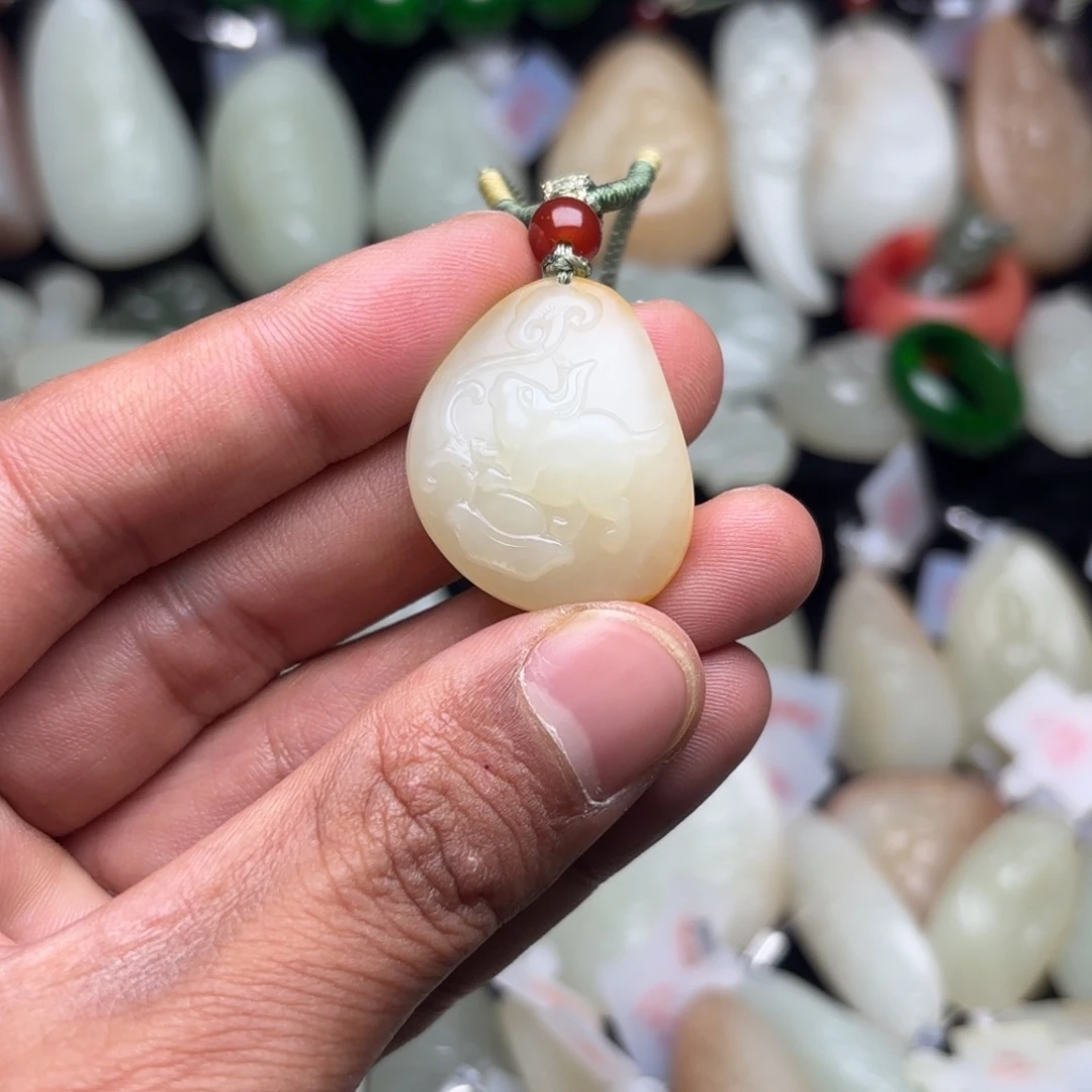 和田玉未镶嵌颈饰