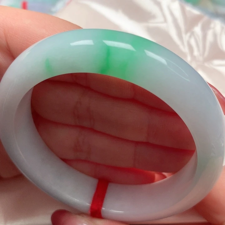 翡翠手镯未镶嵌38白底青