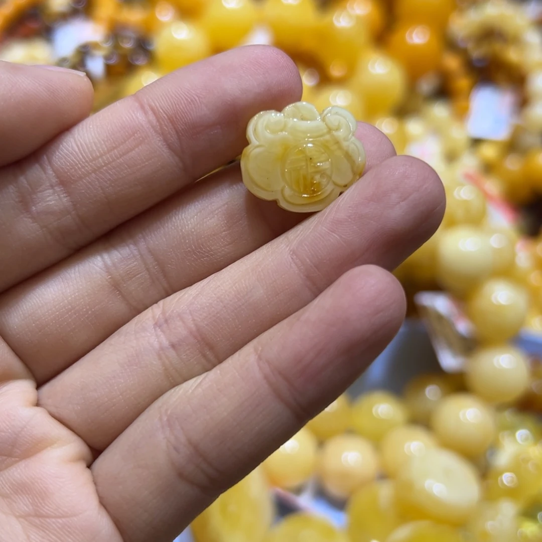 琥珀珠宝奇石未镶嵌