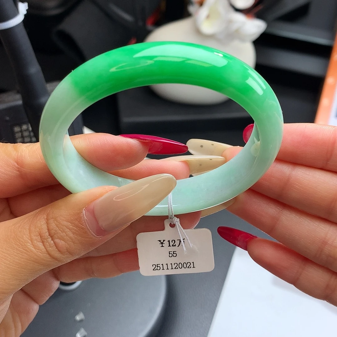 未镶嵌手镯翡翠55果阳绿贵妃