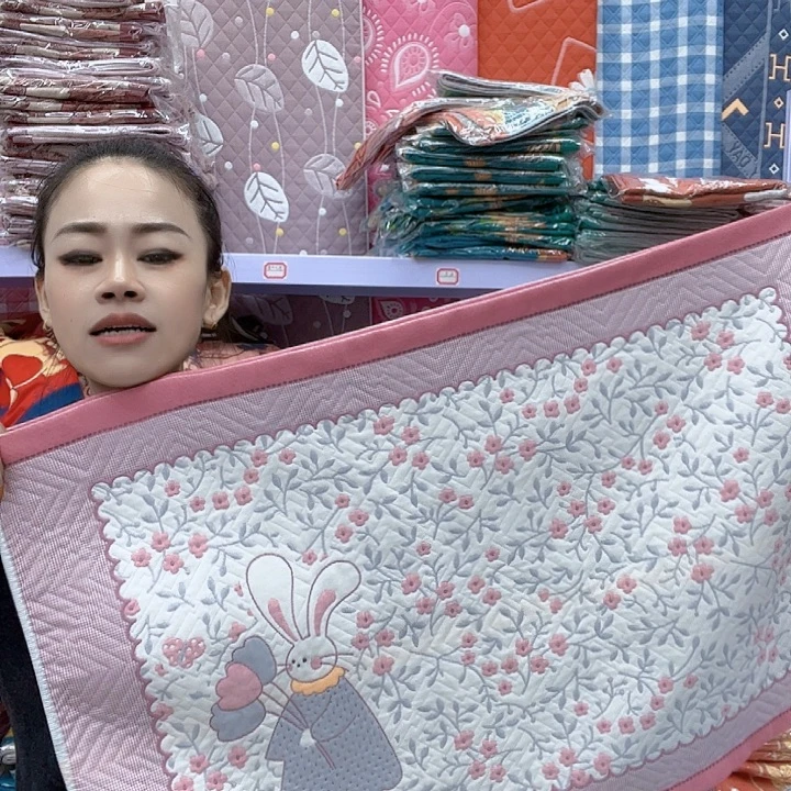 棉粉色小花兔纯棉