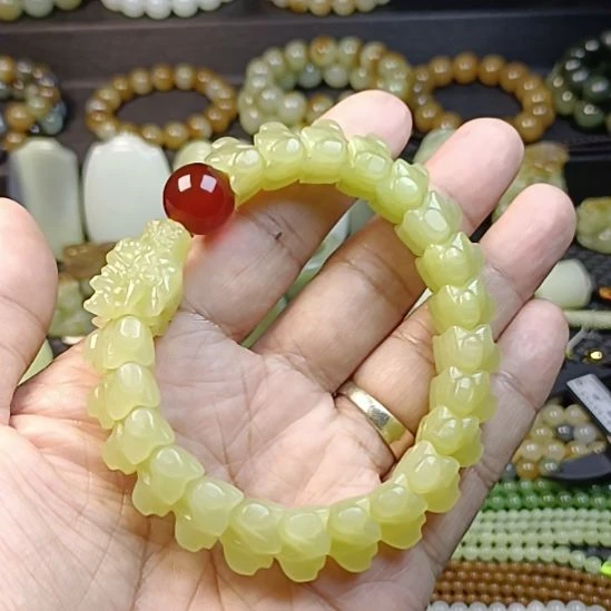 青***王和田玉未镶嵌手串