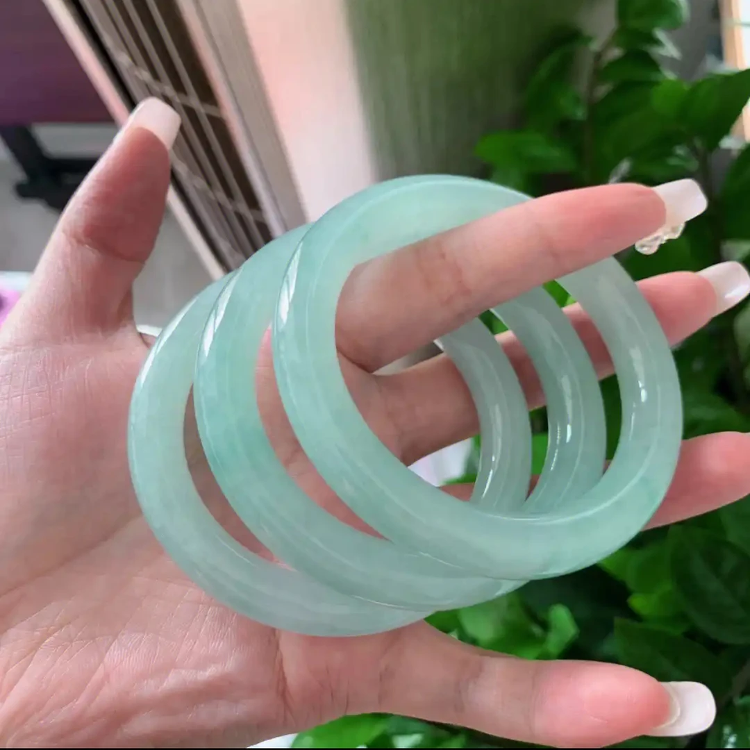 时尚冰透晴水底女款手镯