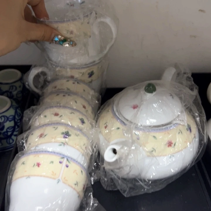 盖碗瓷器直播放漏中