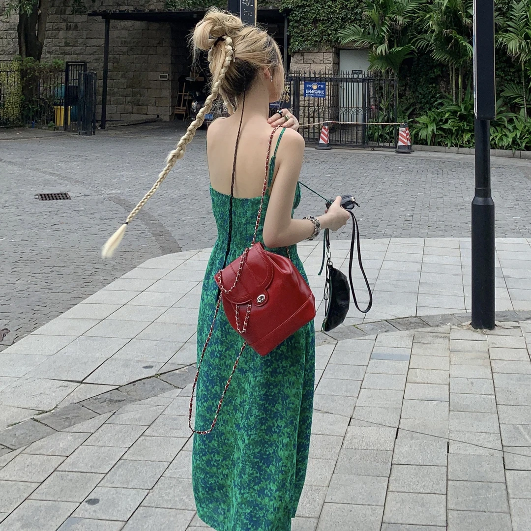 度假修身2025气质吊带新款碎花连衣裙复古显瘦显瘦长裙法式夏性感