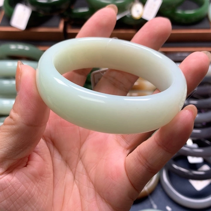 【闪购商品】未镶嵌手镯和田玉