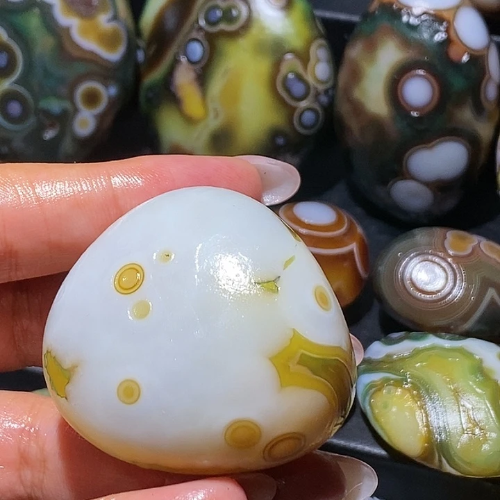 玛瑙/玉髓未镶嵌珠宝奇石65
