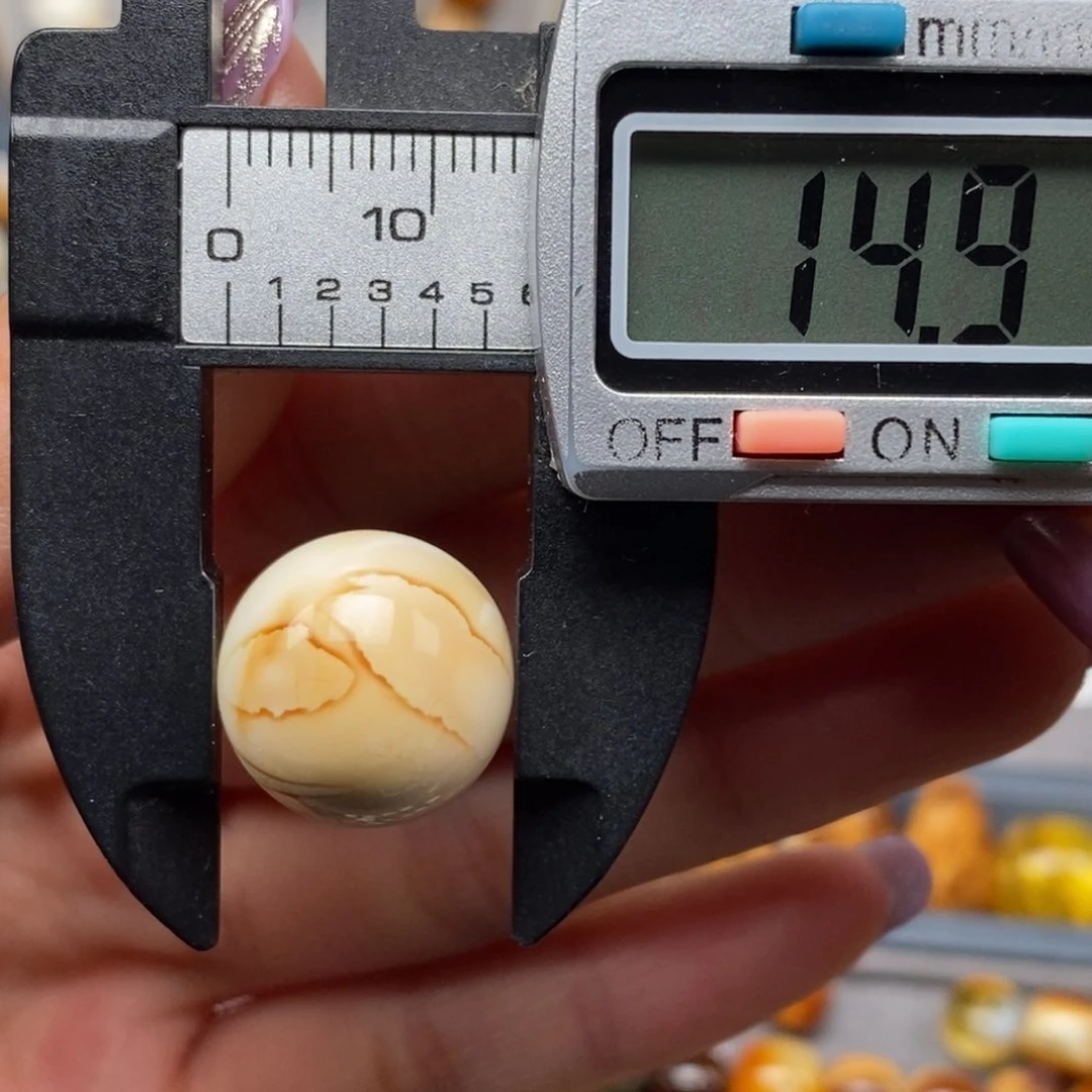 未镶嵌蜜蜡珠宝奇石