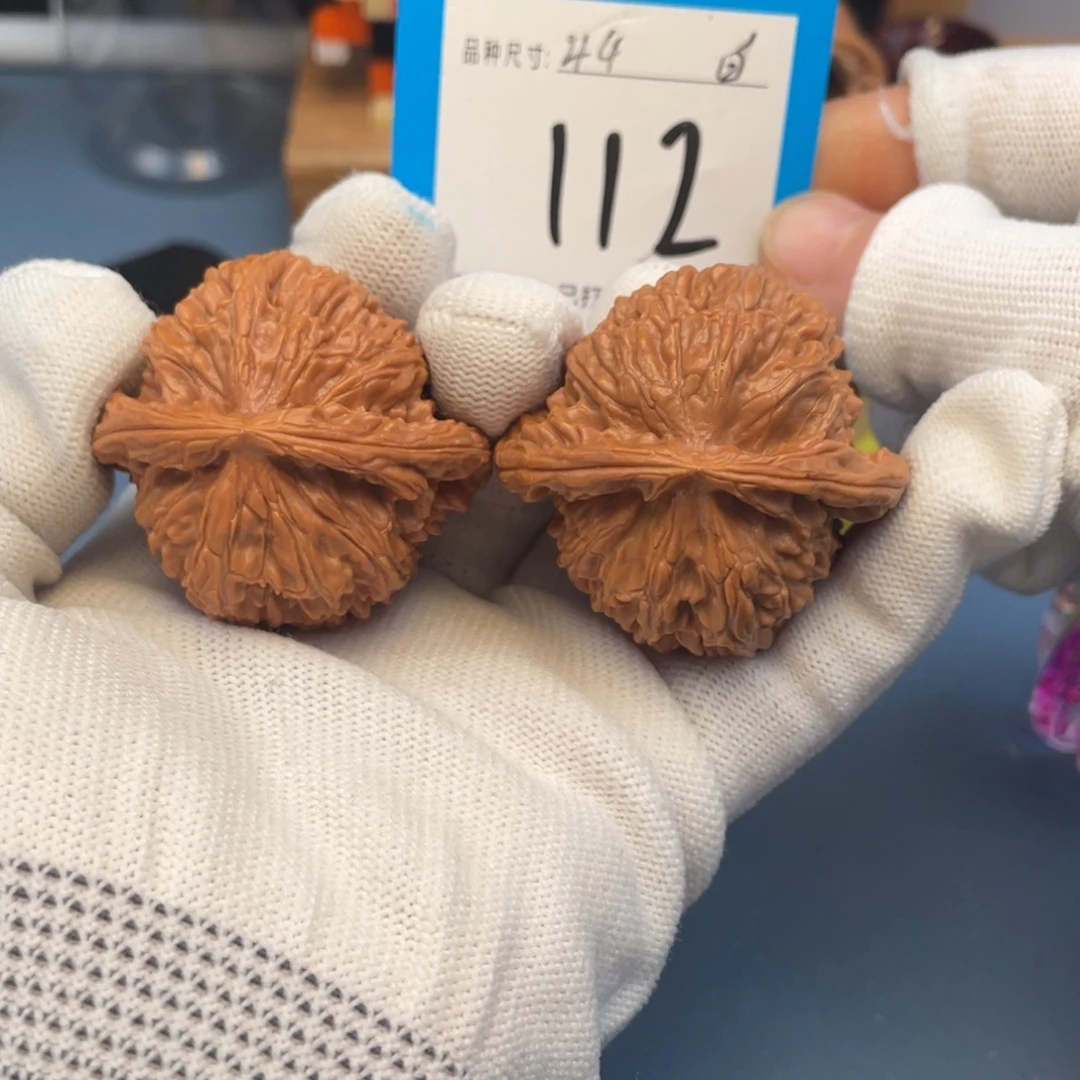 核桃文玩核桃白狮子